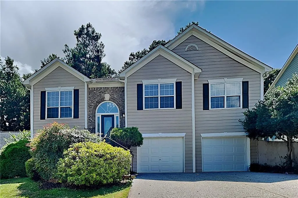 4 bed, 3.0 bath, 3021 sqft, $2,575 — Photo 1