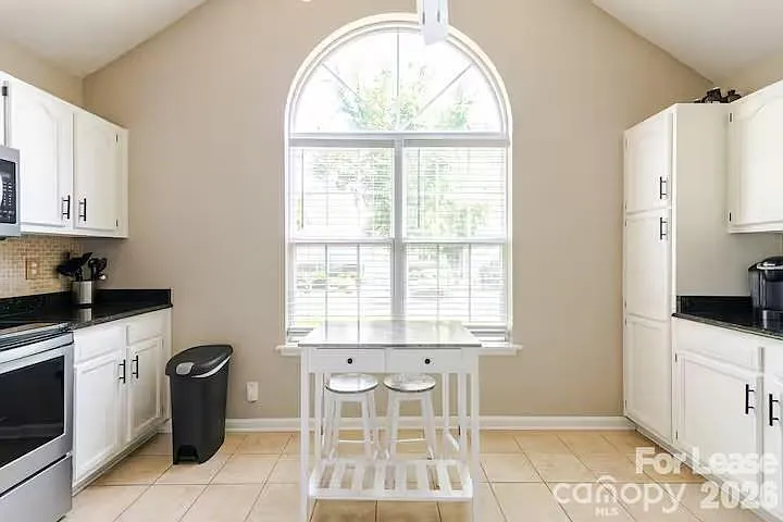 8263 Southgate Commons Dr — Photo 7