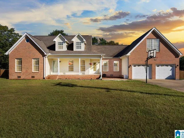 16 Drury Ln, Albertville, AL 35950