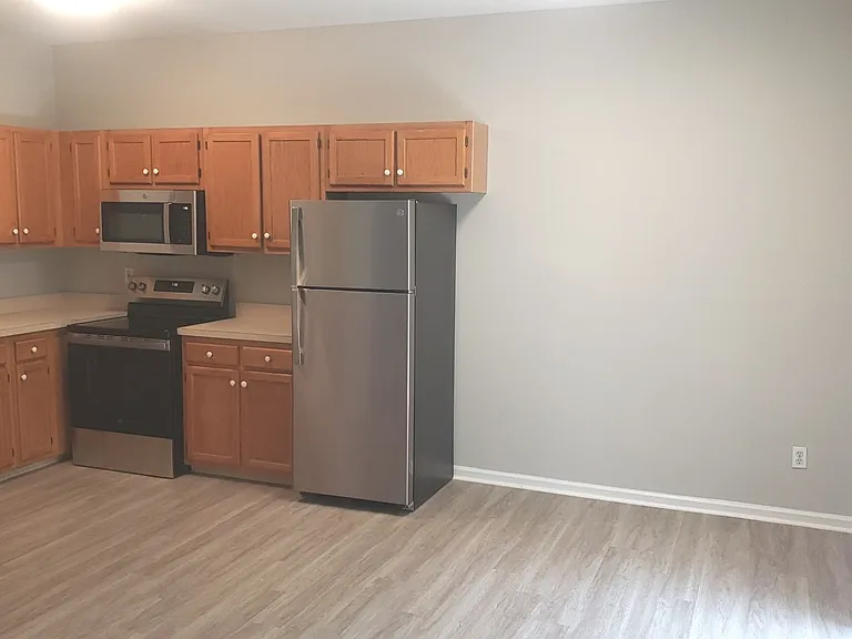 139 S Riding Blvd — Photo 5