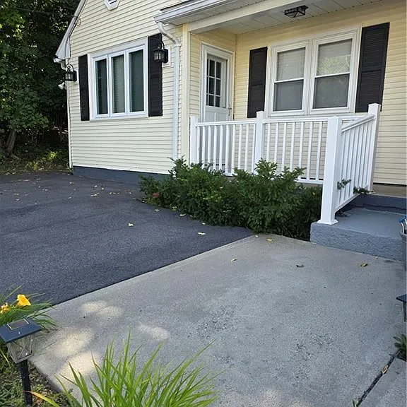 15 Royal Ave #1 — Photo 3