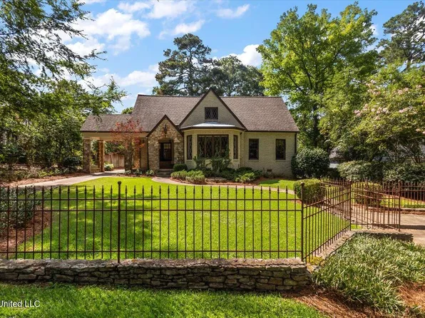 3539 Hawthorn Dr, Jackson, MS 39216