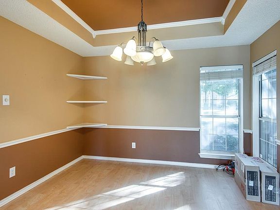 4th image of 2605 Willow Crest Ct