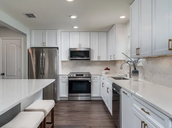 1415 Hummingbird, San Antonio, TX 78245