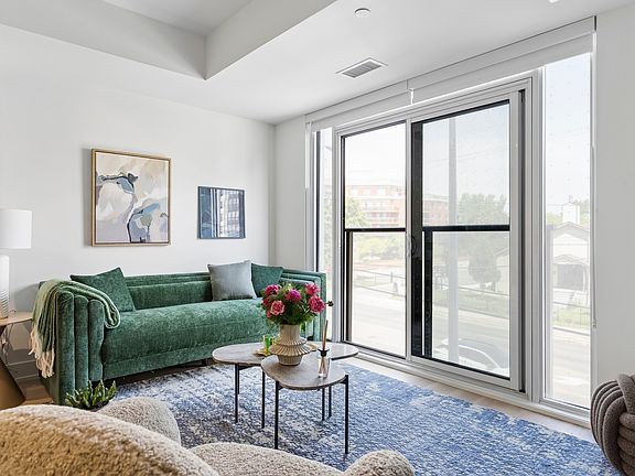 5th image of 799 Sheppard Ave W #1380129