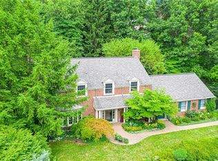306 Hallsborough Dr, Pittsburgh, PA