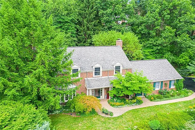 306 Hallsborough Dr photo 1
