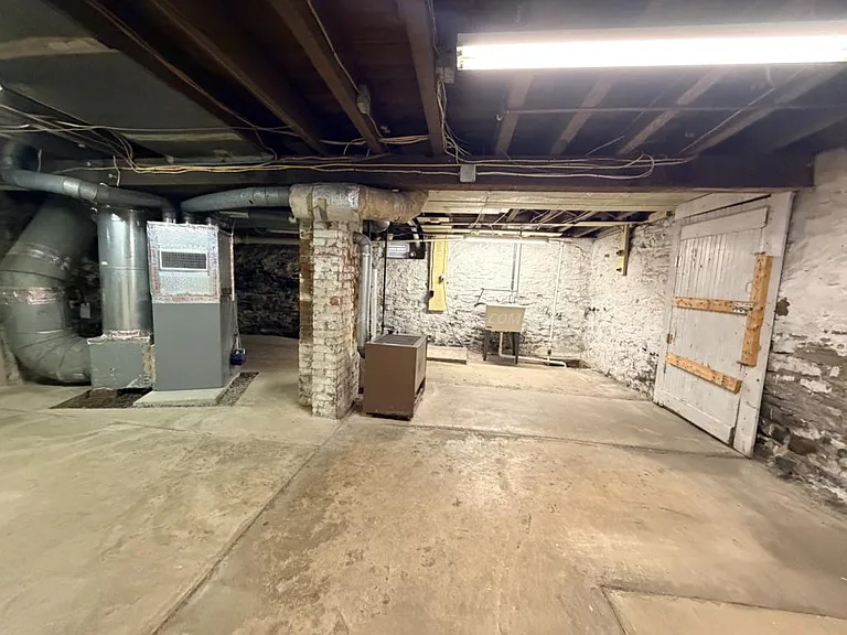 623 Delaware St — Photo 34