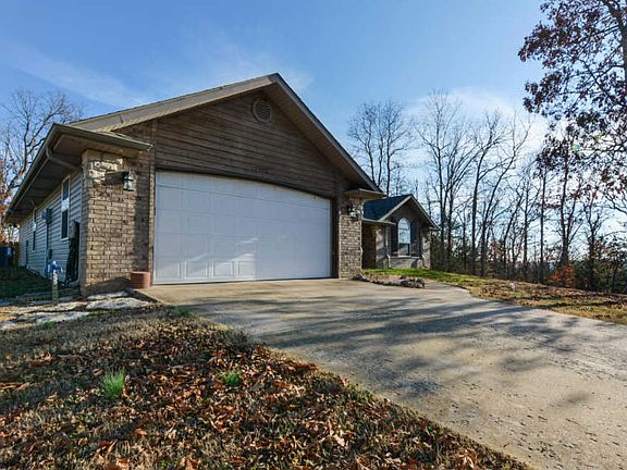 4th image of 7992 Quiet Oaks Ln