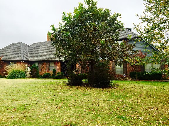 5th image of 3319 Lakewood Dr