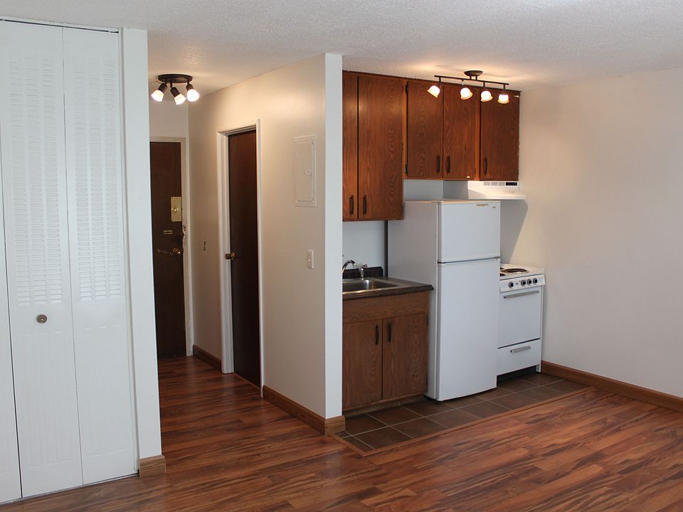 2nd image of 2616 Garfield Ave APT 304