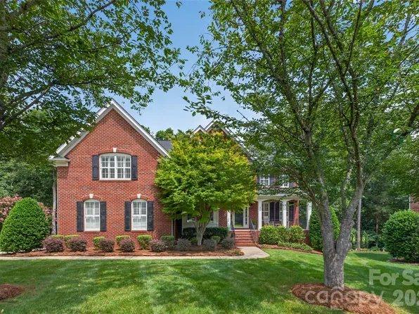 1910 Sycamore Berry Ct, Charlotte, NC 28227