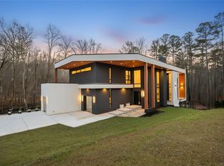 1736 Cox Rd, Roswell, GA 30075