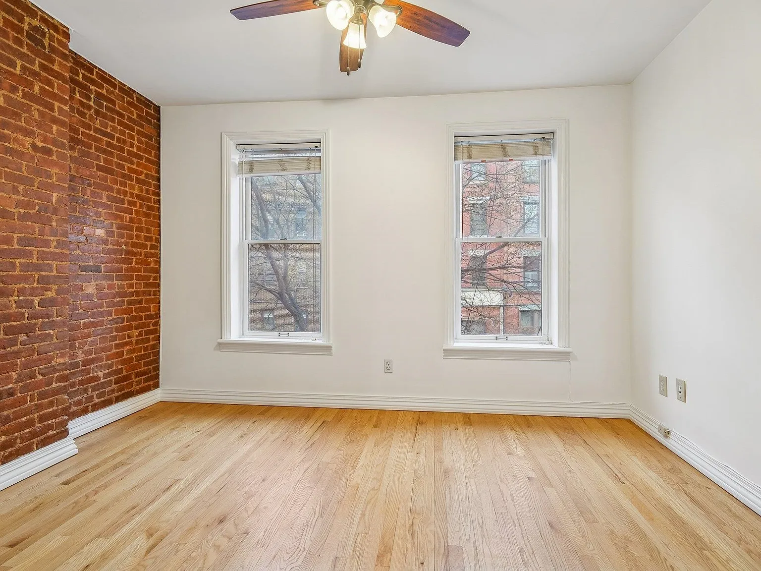 2 bed, 2.0 bath, 705 sqft, $4,200 — Photo 3