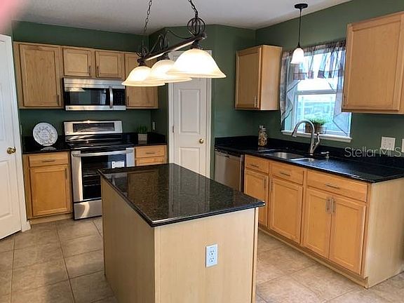 4th image of 127 Cabrillo Dr