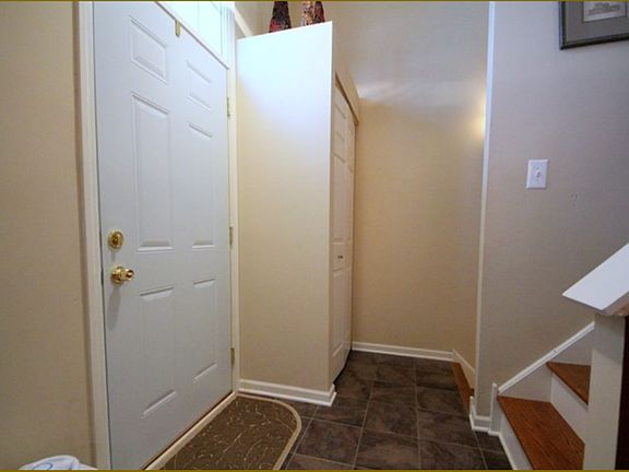 4th image of 4553 W Hill Ave