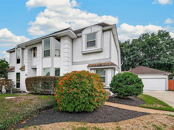 4th image of 18331 Longcliffe Dr
