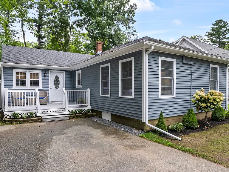 247 Berwick Rd — Photo 1