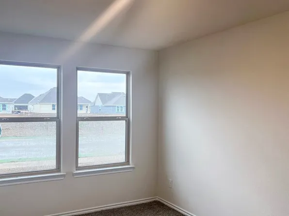 1060 Primrose Ln, Pilot Point, TX 76258