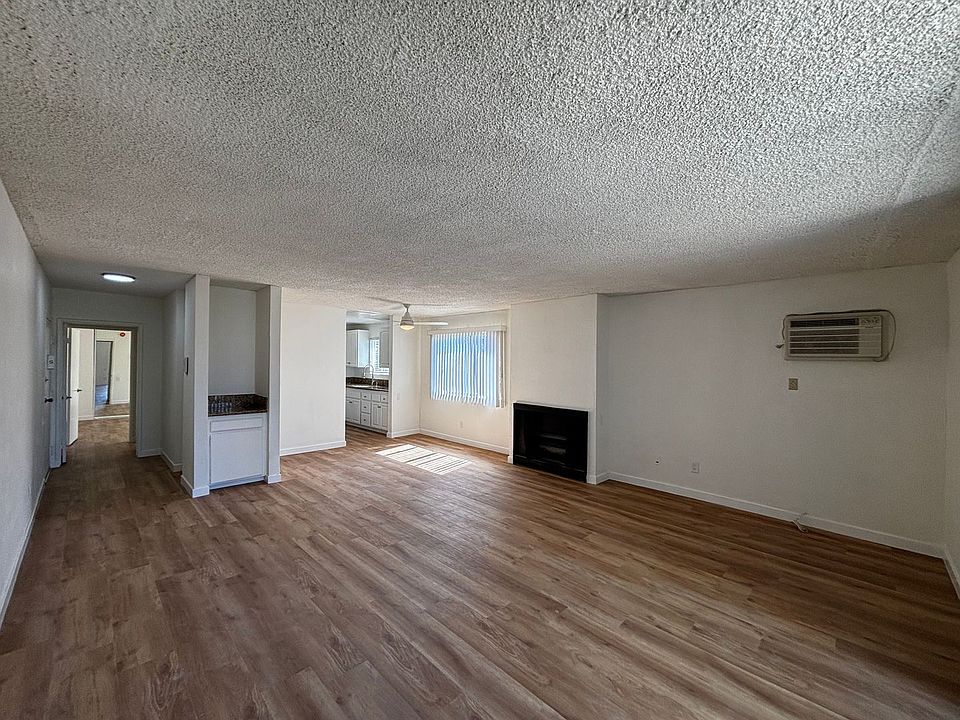 1st image of 1000 N Doheny Dr APT 201