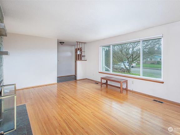 4th image of 1442 N Winnifred Street
