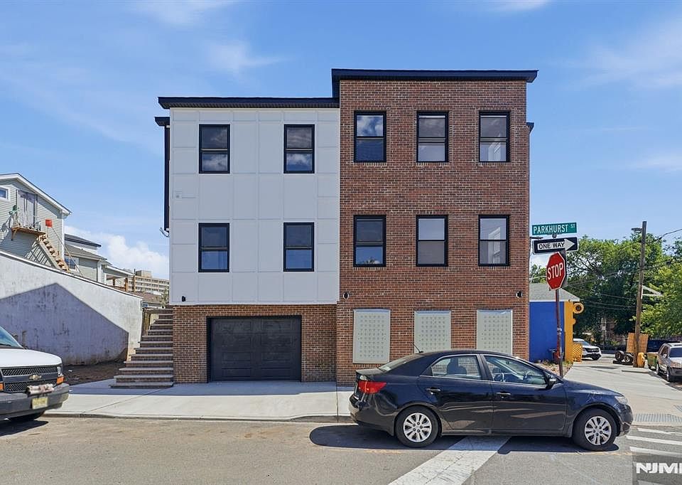 1st image of 36 Parkhurst St