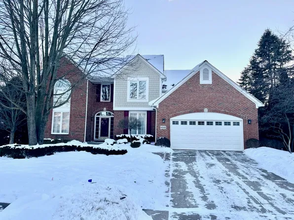45595 Irvine Dr, Novi, MI 48374