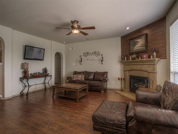 3rd image of 1368 Zanna Grace Way