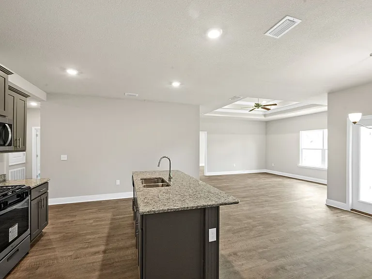 431 Gemini St — Photo 2