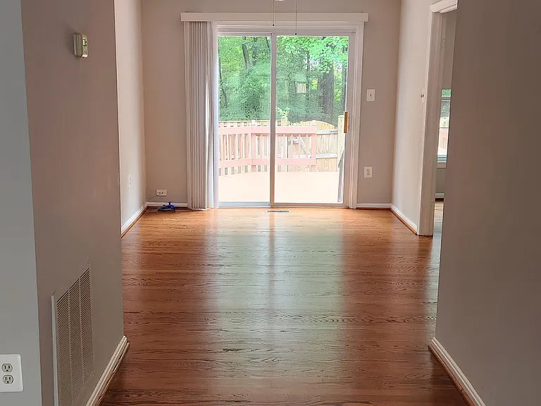 4752 Gainsborough Dr — Photo 14
