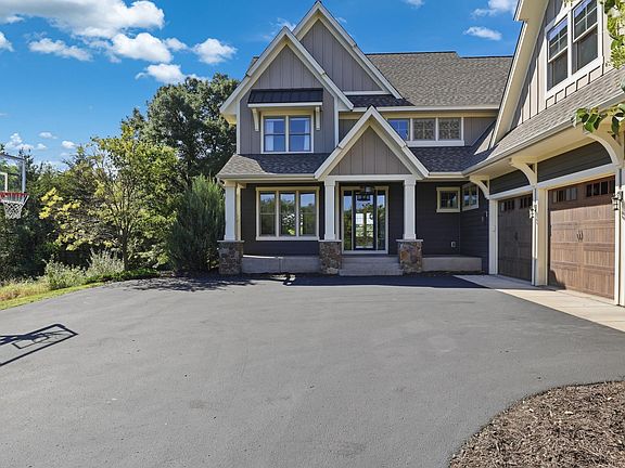 2nd image of 332 Lindsay Rd