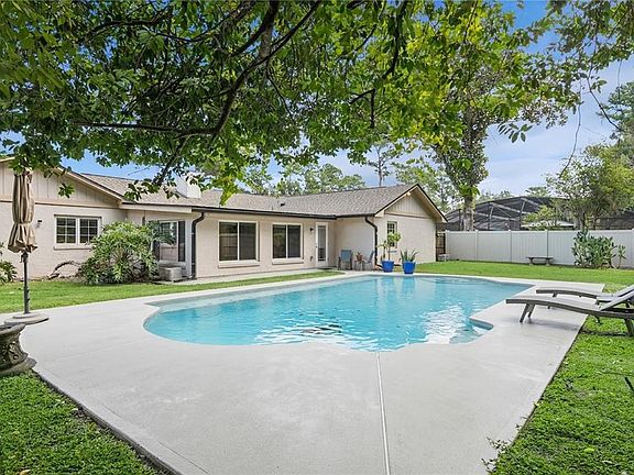 3rd image of 734 RIVERBEND BOULEVARD