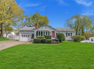 7 Riley St, Easthampton, MA 01027