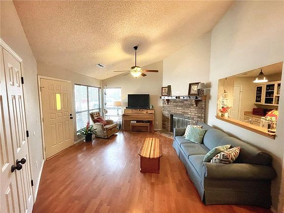 4th image of 205 W Jonathan Dr