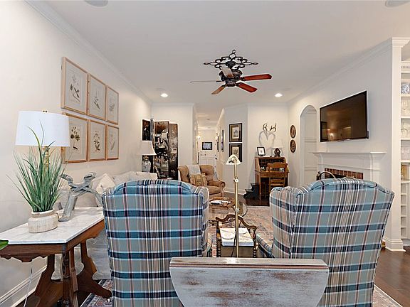4th image of 1328 Gatewood Dr