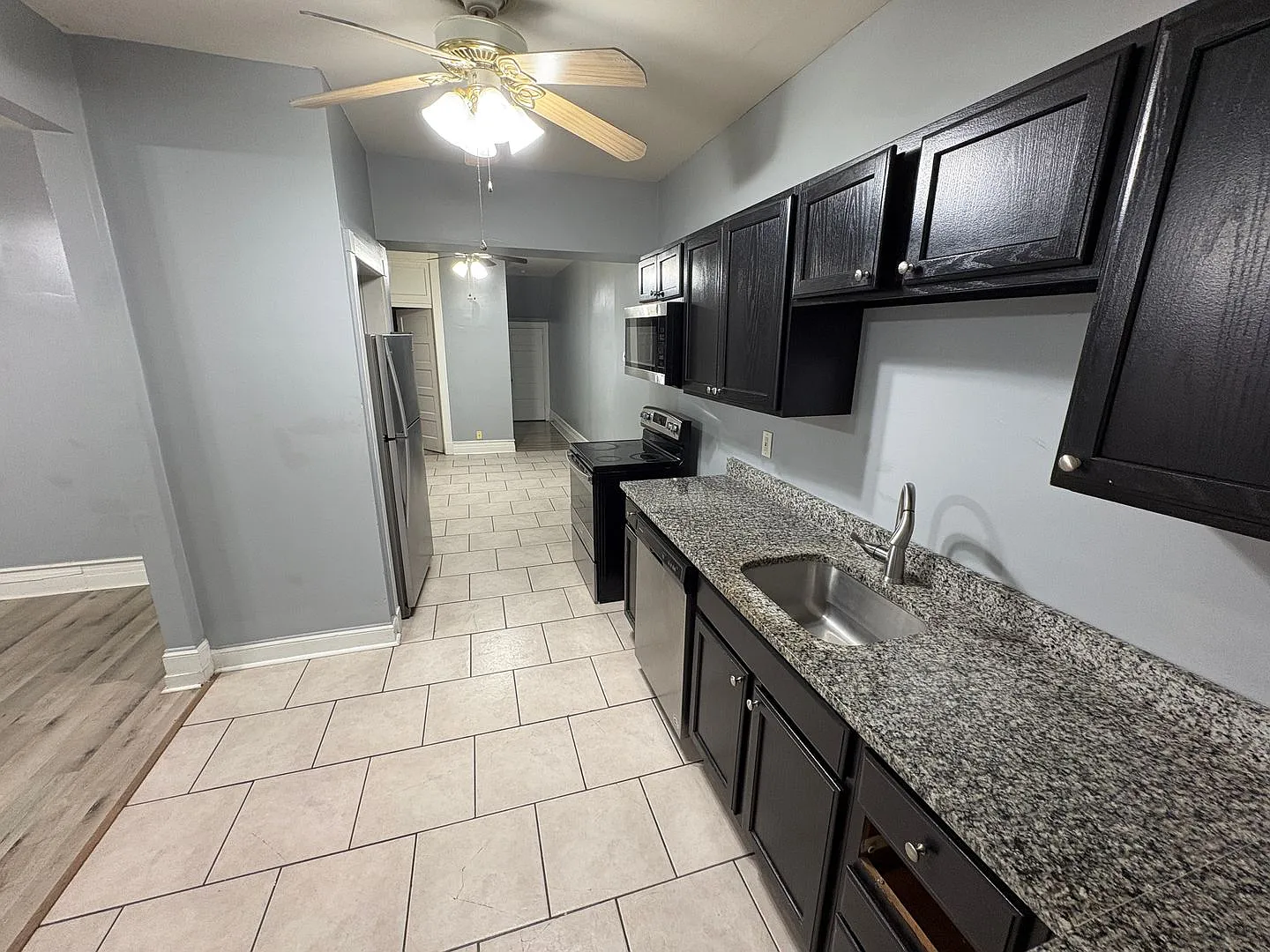 3008 Henrietta 4 family — Photo 2