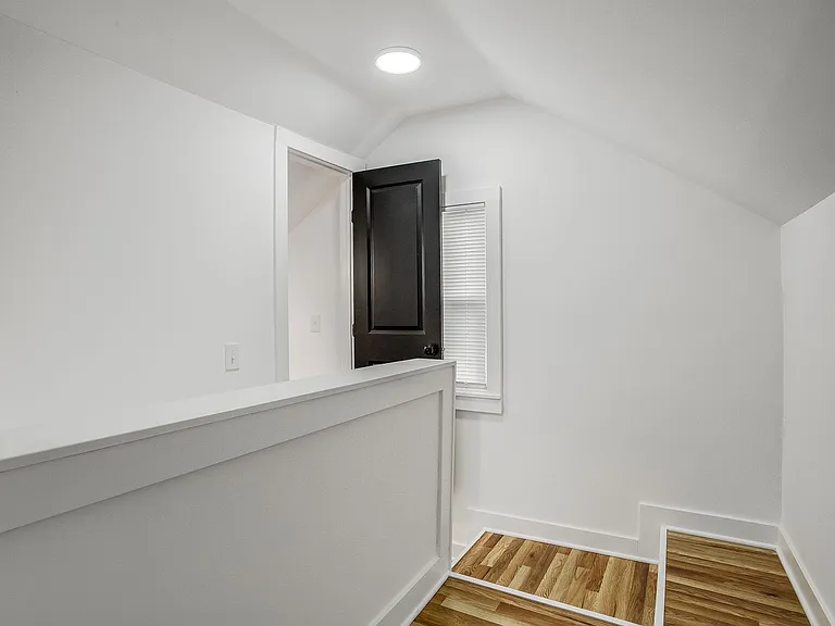 4421 Bellefontaine Ave — Photo 12