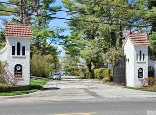 27 North Ct, Port Washington, NY 11050