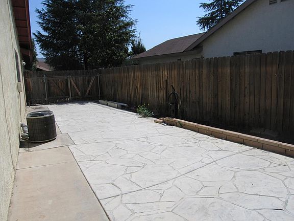 2nd image of 25850 White Wood Cir