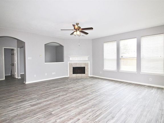3rd image of 5506 Brazos Springs Dr