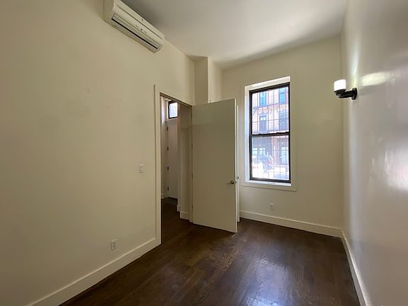 3rd image of 132 Graham Ave #1