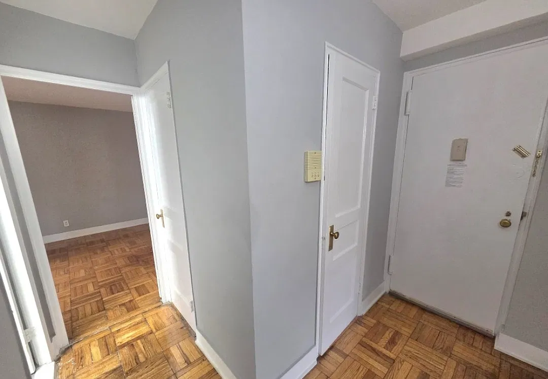 1 bed, 851 sqft, $2,343 — Photo 2