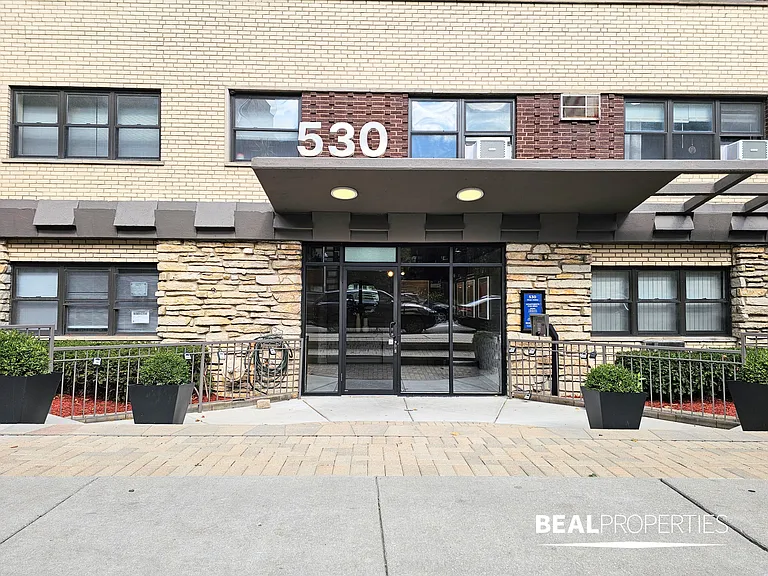 530 W. Aldine — Photo 2