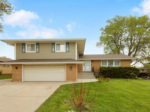 4608 Sycamore Ln, Rolling Meadows, IL 60008