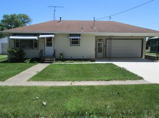 215 S Reynolds St, Latimer, IA 50452