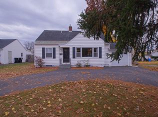 2142 Parklawn Ave, Schenectady, NY 12306