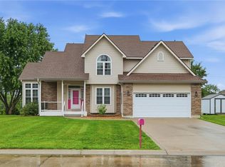 523 Earnest Dr, Clinton, MO 64735