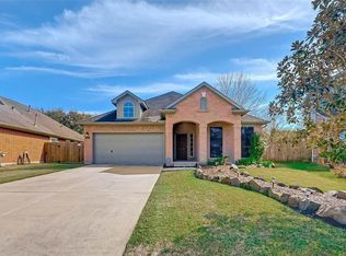 421 Livingstone Ln, League City, TX 77573