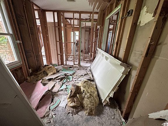 4th image of 743 Union Ridge Rd