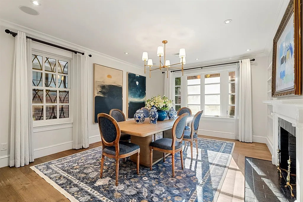 5 bed, 5.5 bath, 4000 sqft, $25,000 — Photo 4